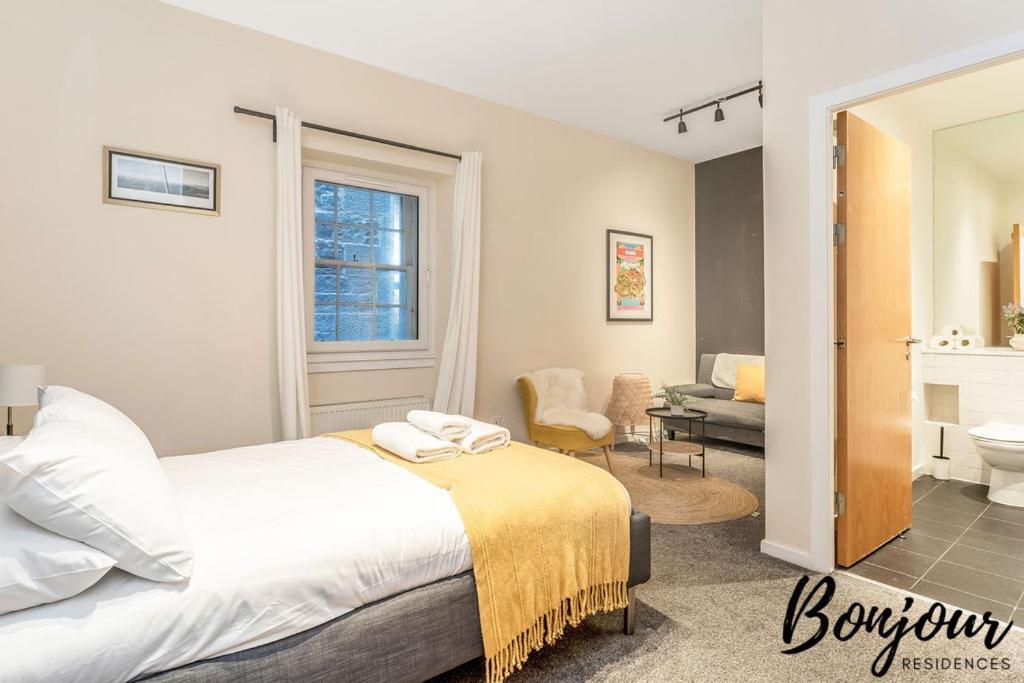 Spacious 2Br-1Ba - Grassmarket - Free Parking By Bonjour Residences エディンバラ エクステリア 写真