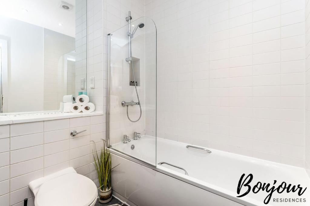 Spacious 2Br-1Ba - Grassmarket - Free Parking By Bonjour Residences エディンバラ エクステリア 写真