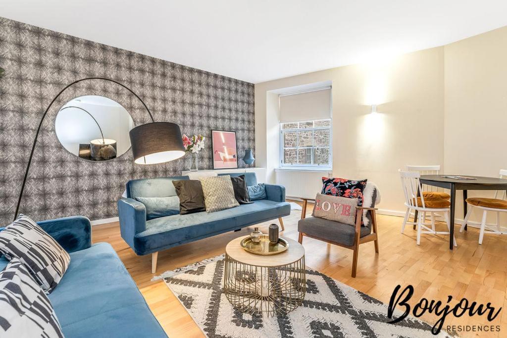 Spacious 2Br-1Ba - Grassmarket - Free Parking By Bonjour Residences エディンバラ エクステリア 写真