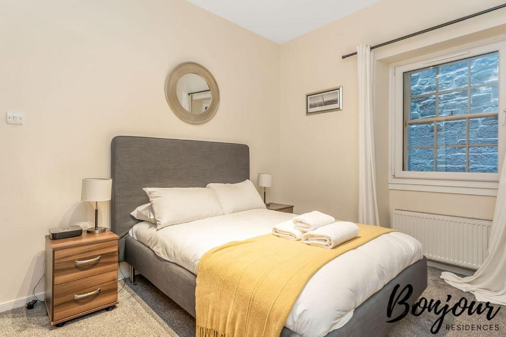 Spacious 2Br-1Ba - Grassmarket - Free Parking By Bonjour Residences エディンバラ エクステリア 写真