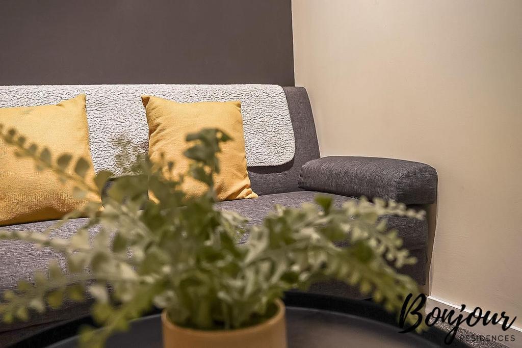 Spacious 2Br-1Ba - Grassmarket - Free Parking By Bonjour Residences エディンバラ エクステリア 写真