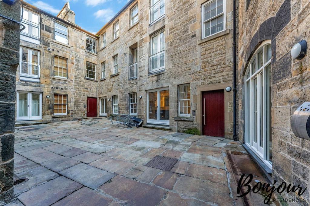 Spacious 2Br-1Ba - Grassmarket - Free Parking By Bonjour Residences エディンバラ エクステリア 写真