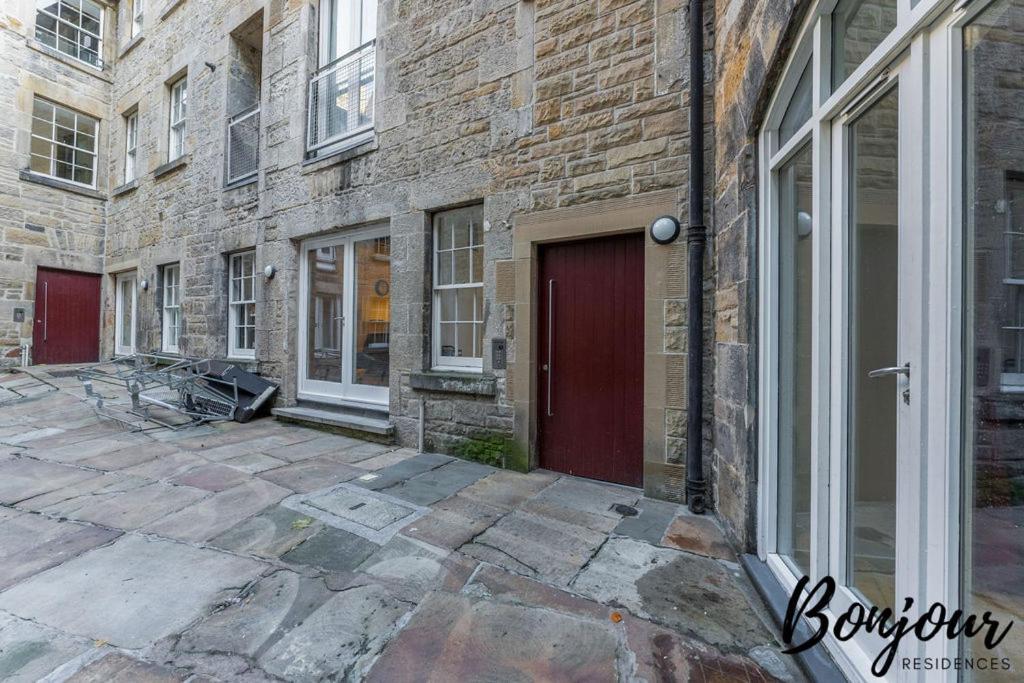 Spacious 2Br-1Ba - Grassmarket - Free Parking By Bonjour Residences エディンバラ エクステリア 写真