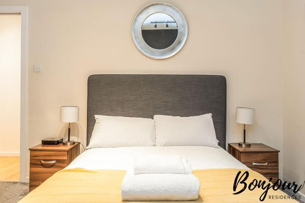 Spacious 2Br-1Ba - Grassmarket - Free Parking By Bonjour Residences エディンバラ エクステリア 写真