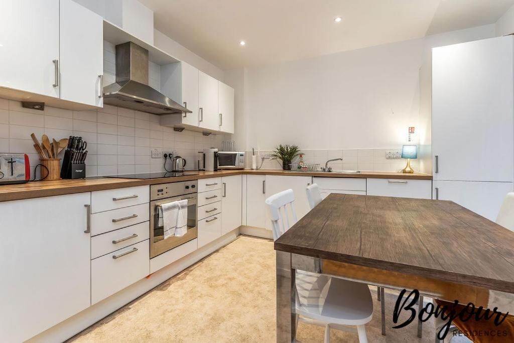 Spacious 2Br-1Ba - Grassmarket - Free Parking By Bonjour Residences エディンバラ エクステリア 写真