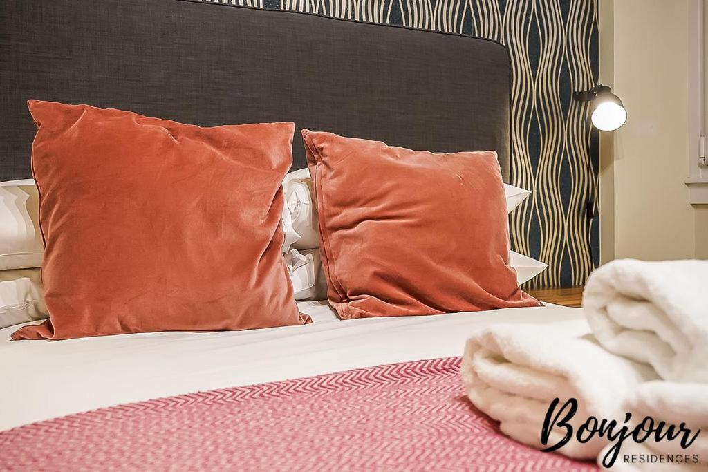 Spacious 2Br-1Ba - Grassmarket - Free Parking By Bonjour Residences エディンバラ エクステリア 写真