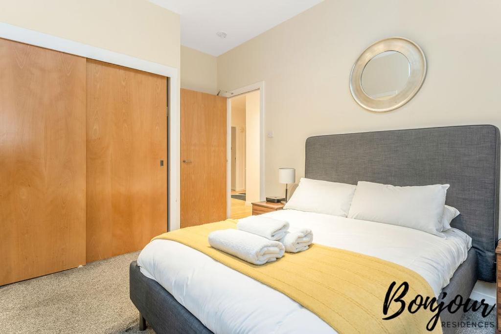 Spacious 2Br-1Ba - Grassmarket - Free Parking By Bonjour Residences エディンバラ エクステリア 写真