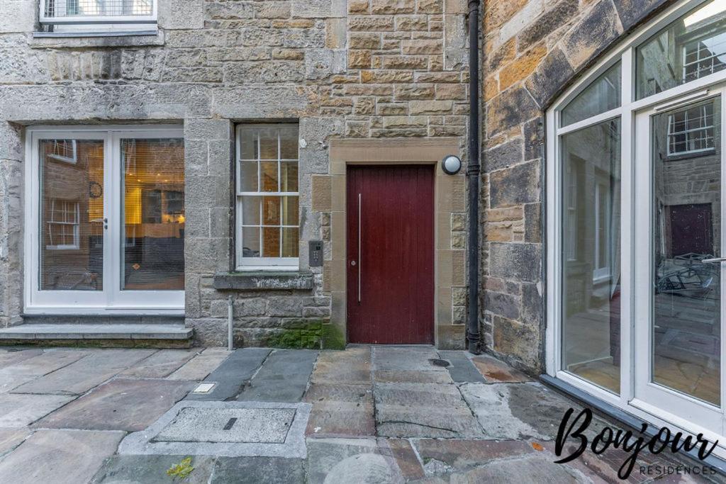 Spacious 2Br-1Ba - Grassmarket - Free Parking By Bonjour Residences エディンバラ エクステリア 写真